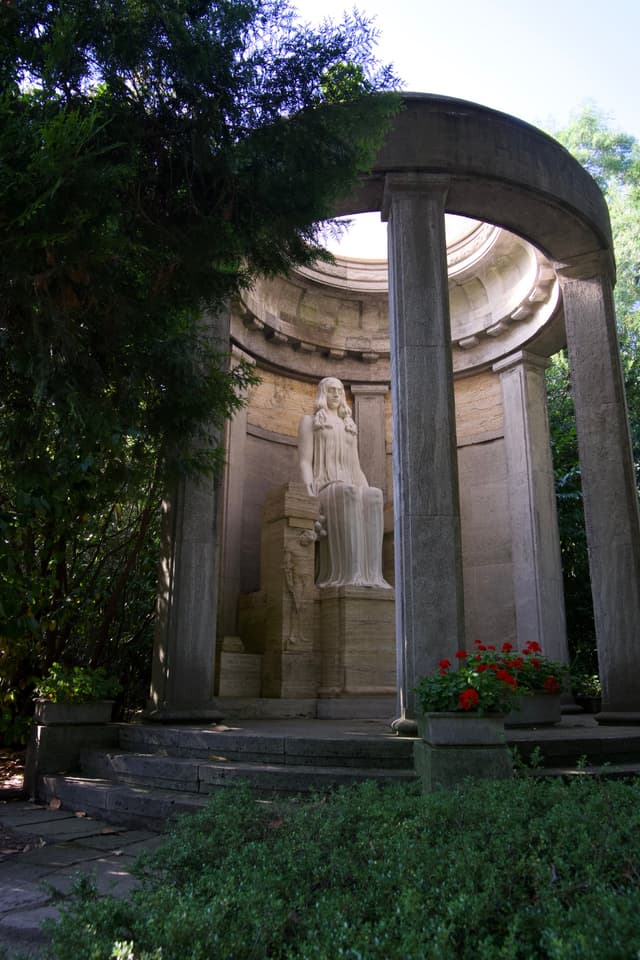 From the album Nordfriedhof Düsseldorf